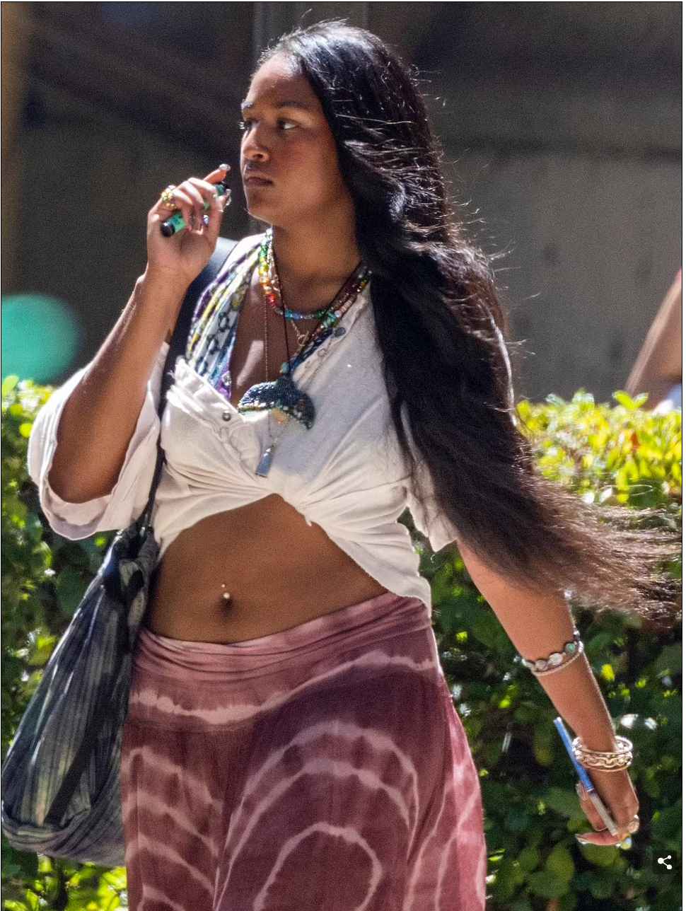 Photos 21 Yr Old Former Us First Daughter Sasha Obama Flaunts Midriff